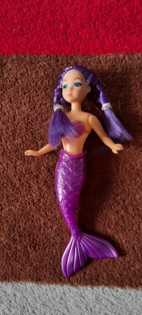 Bábika - vila zelená (druha predana) 16 cm,