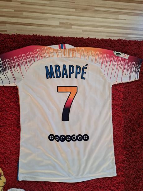 Dres mbappé, 176