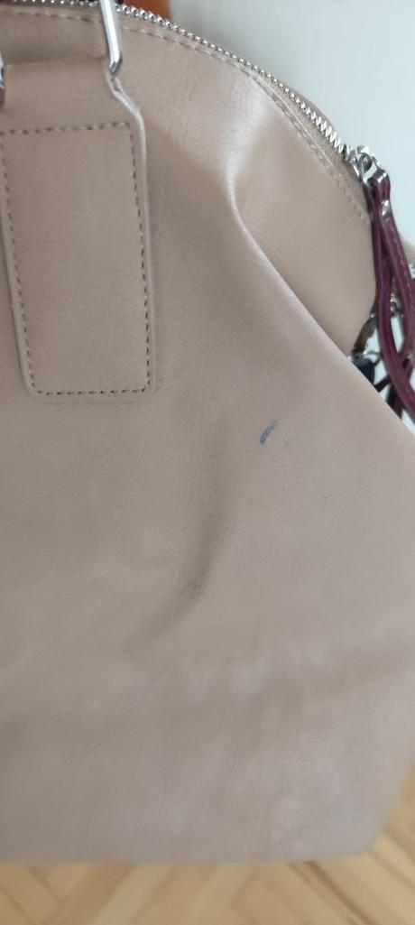 Veľká kabelka, atmosphere