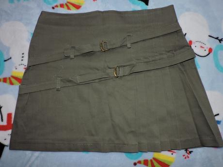 Olivovo zelená skladaná sukňa značka taille, s