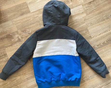 Krásna prechodná bundička, 122