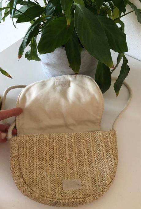 Malá detská slamená kabelka psík, 