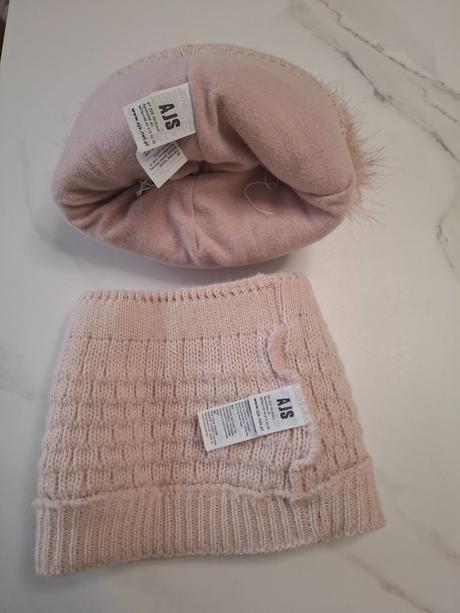 Set čiapka a nakrcnik, 