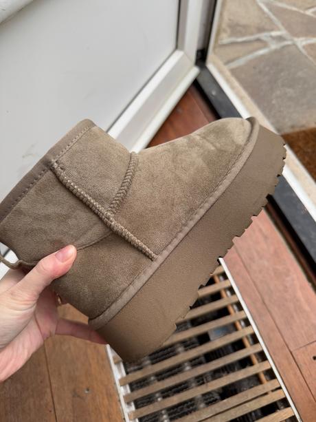 Snehule, deichmann,36