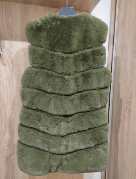 Dámskú kožušinková vesta, 