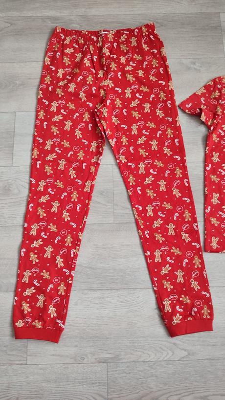 Vianočné pyžamo, sinsay,140