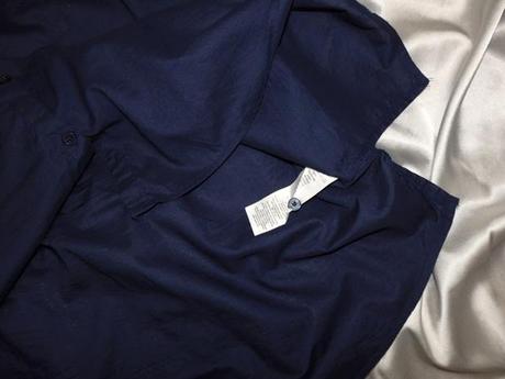 Tmavomodrá pekná blúzka, 54