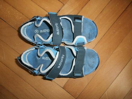 Sandálky, authority,30