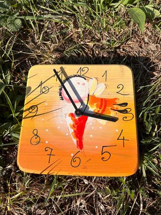 Ručne maľované nástenné hodiny, 