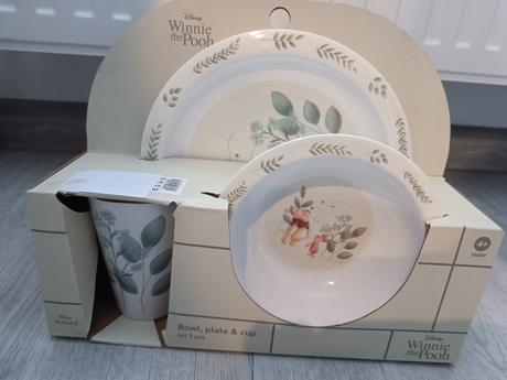 Stolovanie plastové, 