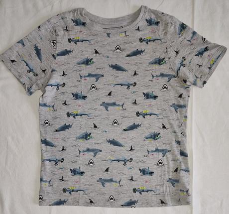 2 žraločie bavlnené tričká, 134, 134