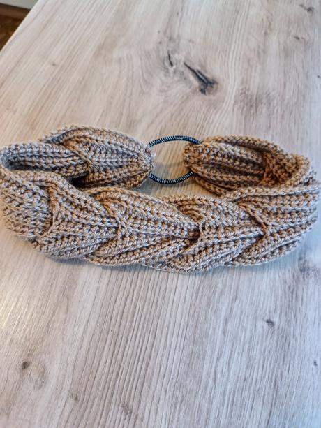 Háčkované čelenky, 