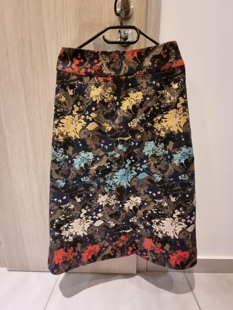 Farebná áčková sukňa, m