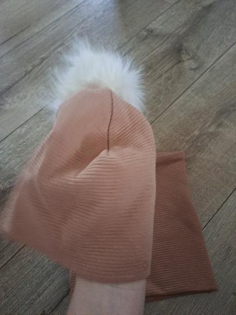 Super set čiapka a nakrčnik, 86