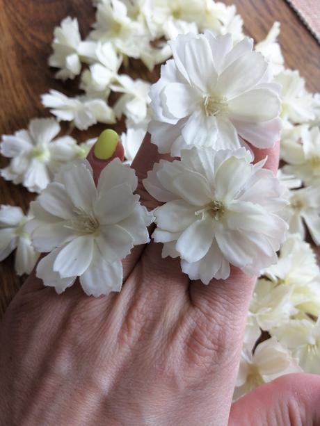 Kvety na aranžovanie 25ks,