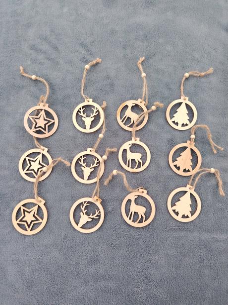 Červená vianočná štóla + ozdoby na stromček,