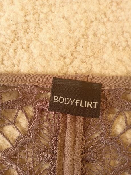 Dámske tričko s čipkou, m