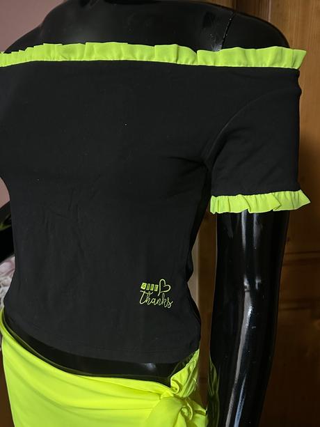 Súprava croptop a sukňa neónovej farby zn. magenta, m