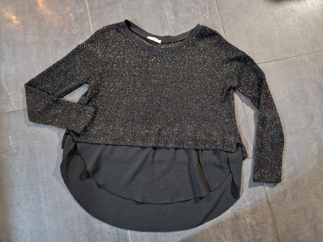 Zaujímavý pulóver s látkovým vsadením, m