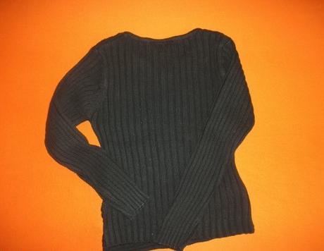 Čierný svetrík, 128