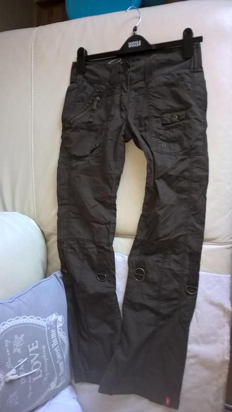 Sportove nohavice esprit, 32