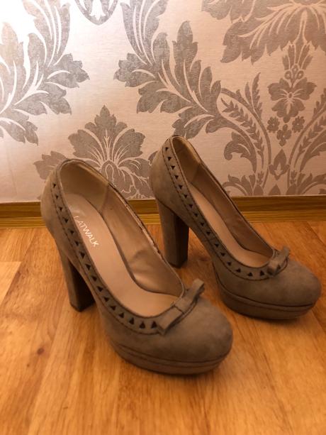 Topánky na opätku, 36