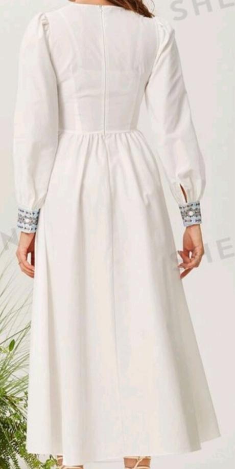 Krásne šaty so vzormi na páse, xs