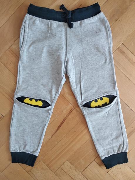 Tepláky batman, 104