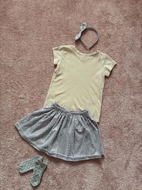 Šedo- béžový set, 104