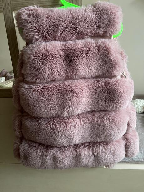 Mäkkučká vesta, 146