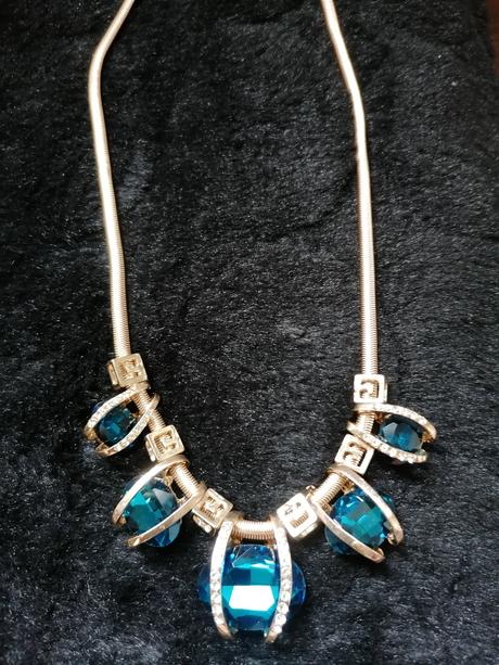 Retiazka,hodinky, náramky,náušnice,šperky, 