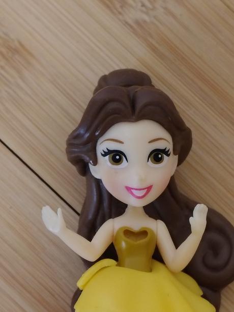Zberateľská retro princezná bella disney hasbro,