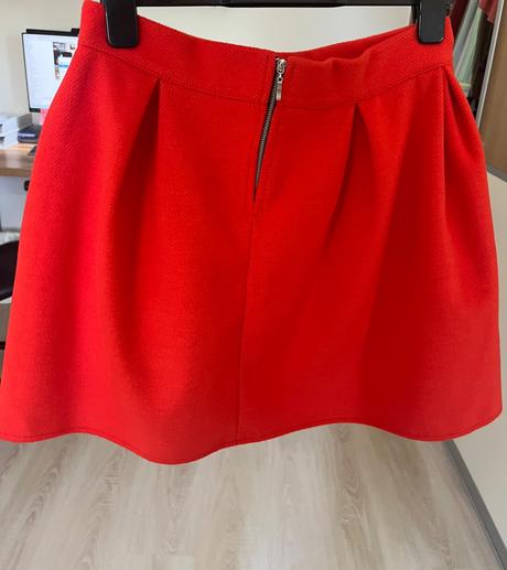 Oranzovo-cervena sukna, m