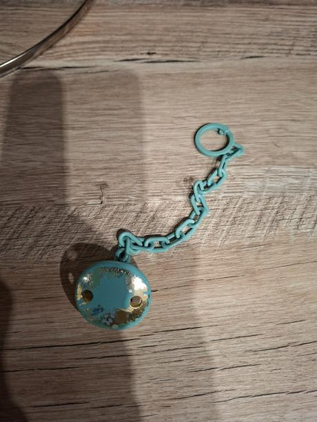 Zelená retiazka na cumlík, suavinex