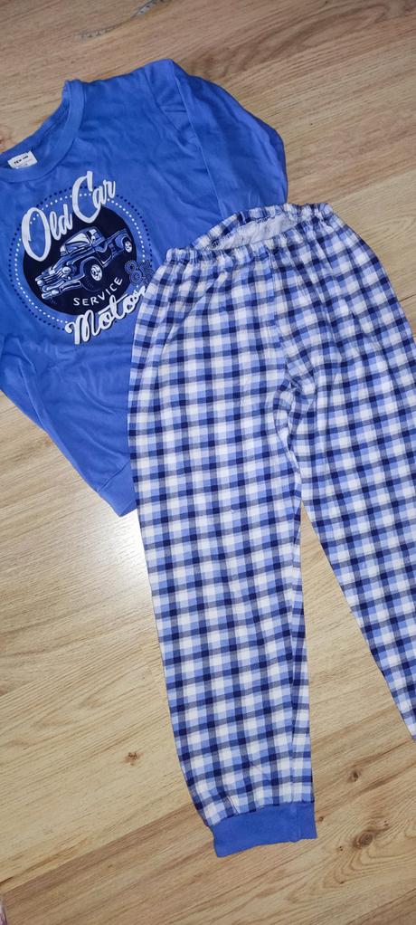 Pyžamo pre chlapca, 140