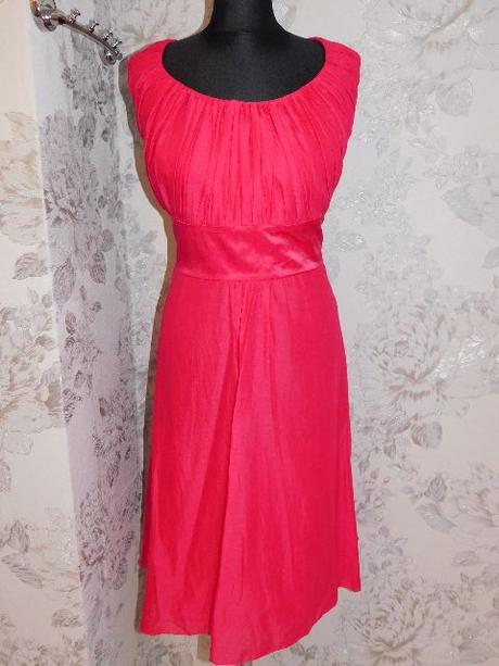 Luxusne velmi pekne slavnostne saty, 48