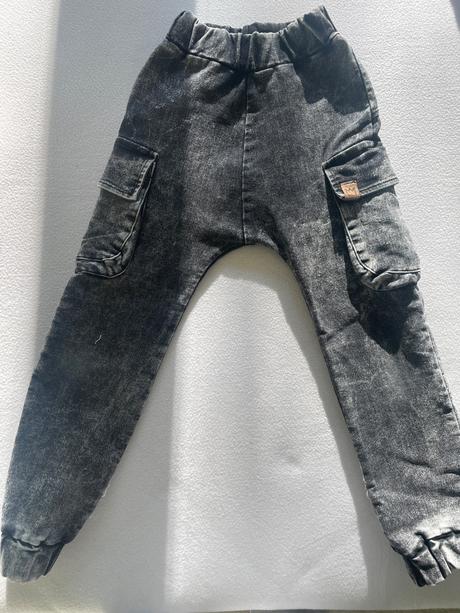 Nohavice z tenkej rifloviny, 122