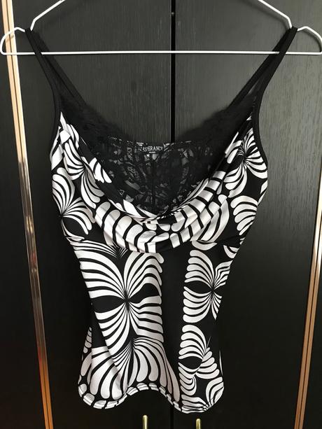 Čierno-biely top s čipkou, s