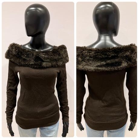 Dámsky sveter s huňatým golierom, m