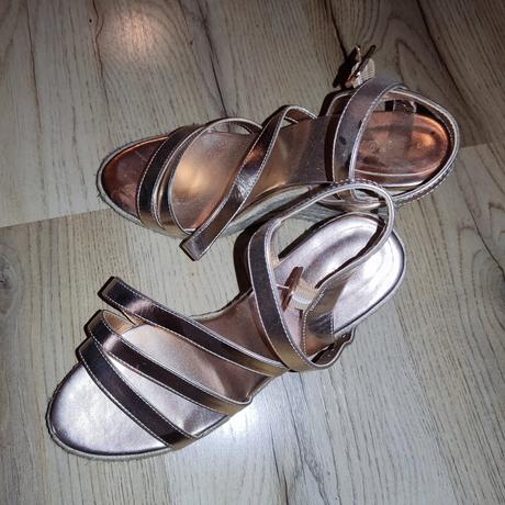 Predám nové sandále next, next,40 / 41