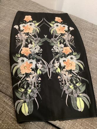 Krásna sukňa s rozparkom, miss selfridge,38