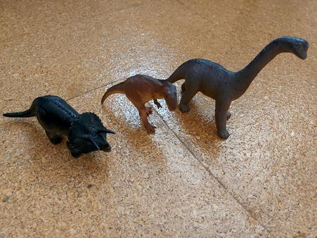 Plastove zvierata a dinosaury, 