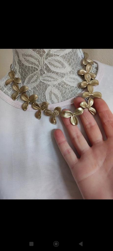 Dámsky náhrdelník, 