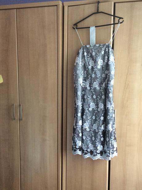 Spoločenské šaty, 40