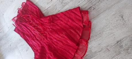 Šaty s bolerkom vhodné i na ples i na redovy tanec, s