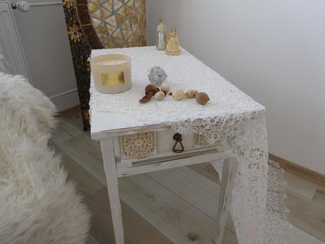 Stolík príručný drevený,, 