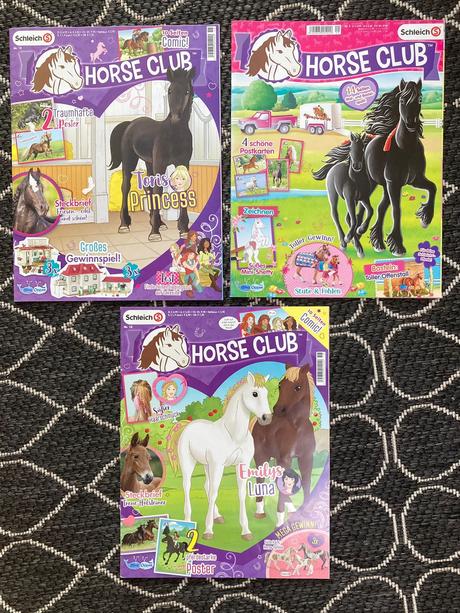 Sada koníkov, bábik jazdkýň a časopisov,