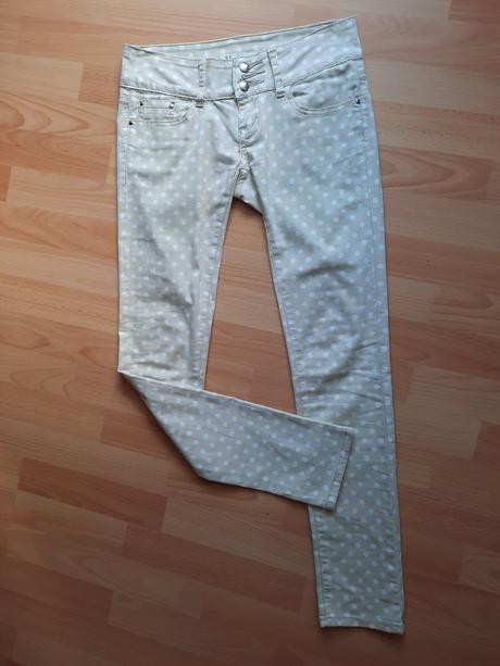 Dámske nohavice, 28