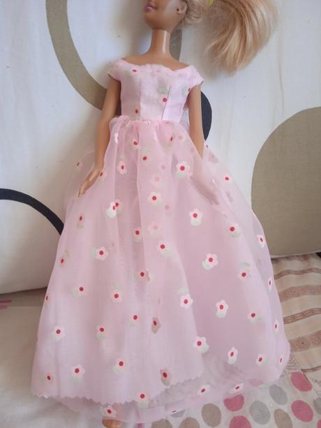 Šaty pre babiku barbie,