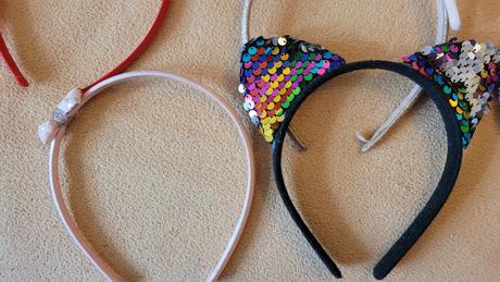 Čelenky - 12 ks + 2 ks paličky- super stav, h&m